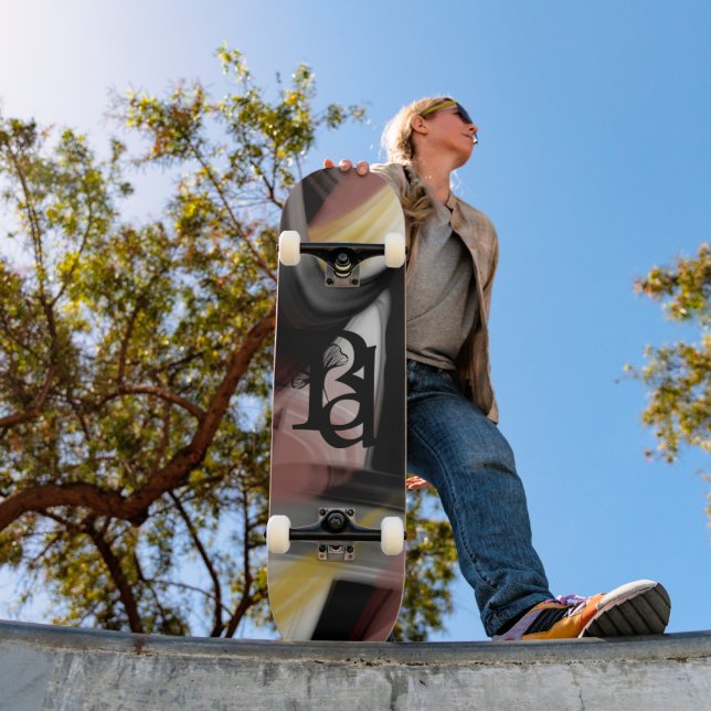 Arte abstrata na moda de skateboard em preto e bra (Ao ar livre 1)