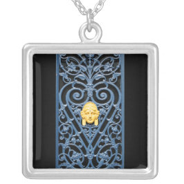 Arte Deco Cabeça de Mulher Ferida Colar Ferro Cola