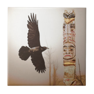 Arte Flying Raven & Totem-Pole Fantasy