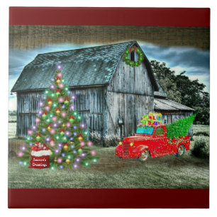 Árvore de Natal Russo do Barn de Natal na Fazenda