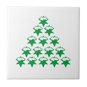 Árvore de Neve Verde de Natal, fundo branco