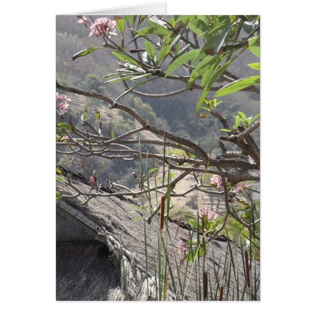 Árvore sobre um telhado thatched - cartão vazio (Frente)