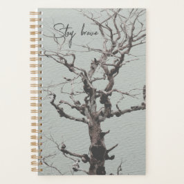 Árvore Weathered Torcida Escura No Planejador Blue