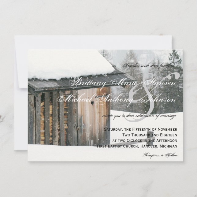 Árvores da neve com convites do casamento no (Frente)