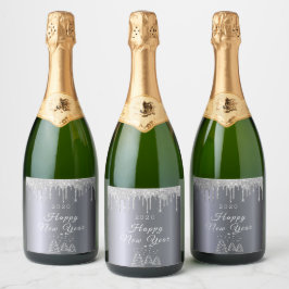 Árvores de gotejamento de relva de véspera de ano 