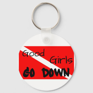As boas meninas vão abaixo do chaveiro
