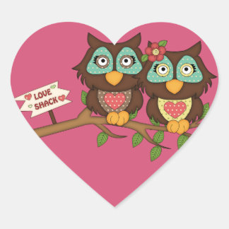 As Corujas de Amor Etiquetas de Coração design