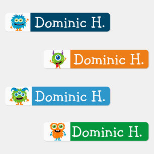 As etiquetas do nome para o acampamento da escola