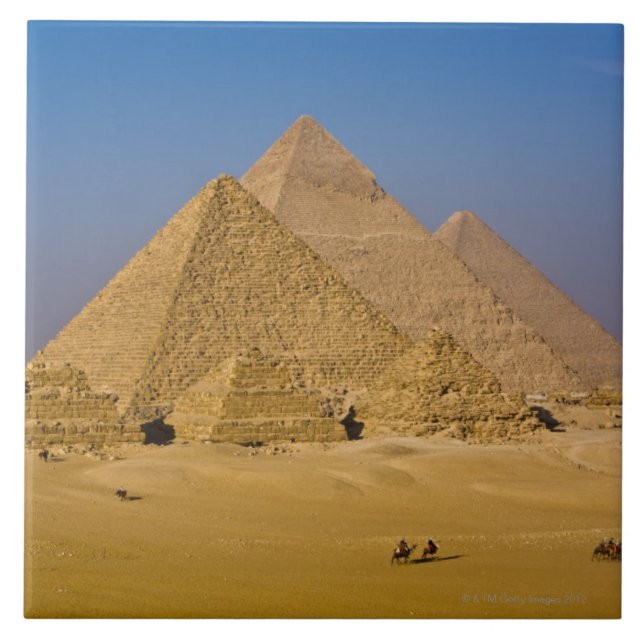 As grandes pirâmides de Giza, Egipto (Frente)