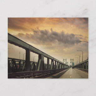 As pontes gêmeas sobre o cartão postal do Missis