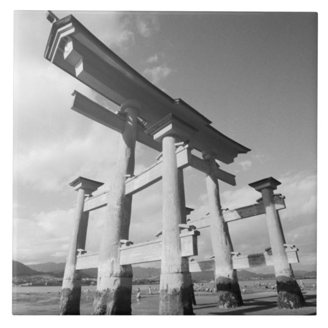 Ásia, Japão, Miyajima. A Porta Torri. (Frente)