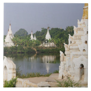 Ásia, Myanmar (Birmânia), Mandalay. Um budista