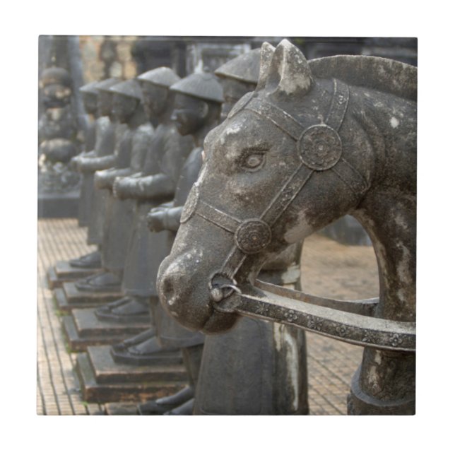 Ásia, Vietnã. Figuras e estátuas de cavalos (Frente)