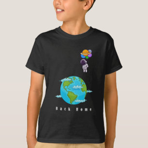 astronauta com camiseta terrestre de aterrissagem 
