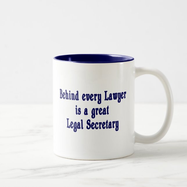 Atrás de cada advogado - caneca do Paralegal (Direita)