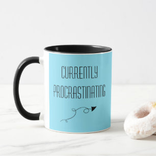 Atualmente procrastinando com a caneca engraçada c