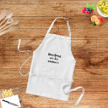 Avental Aroma do chef engraçado<br><div class="desc">O avental do chef engraçado com letras ousadas que anuncia suas habilidades culinárias. O texto da na moda diz, "Receita é para amadores."</div>