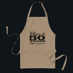 avental de aniversário 50 | Personalizável para qu<br><div class="desc">avental de CHURRASCO de aniversário 50 | Personalizável para qualquer idade. Saúde a 50 anos. Idade à perfeição. Presente por homens de cinquenta anos; pai,  marido,  tio,  avô,  irmão etc. Número de idade,  slogan e cor personalizáveis. Bela ideia de presente de festa de aniversário</div>