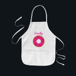 Avental de assar de rosquinha rosa, grande e bonit<br><div class="desc">Um avental de assar de rosquinha rosa,  bonito para crianças. Pequenos pombos personalizados em bege,  amarelo ou branco. Um presente engraçado para crianças e amantes de donuts. Design de menina com texto elegante. Imagem colorida com aspersão colorida. Festa de aniversário divertida para crianças.</div>