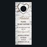 Aviso De Porta Árvore de Birch Não Incomodar Perigo De Porta De S<br><div class="desc">Design apresenta um fundo latido de árvore de pássaros com um coração sobre a saída da porta. Altere o texto para o que quiser ou deixe como está. Altere o texto sob o recurso personalizar outro. Verifique as pré-visualizações na tela antes de fazer check-out — é isso que vai ser...</div>