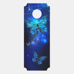 Aviso De Porta Borboleta Morpho no Fundo Escuro