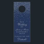 Aviso De Porta Casamento de marinho Azul e Prata Glam Confetti<br><div class="desc">A coleção de casamento de confete azul e glam prata marinho é perfeita para qualquer casal planejando uma celebração romântica de casamento. O design apresenta um fundo azul marinho chic com um confete dourado glam que é verdadeiramente espantoso e perfeito para qualquer evento especial. O texto incorpora a mesma cor...</div>