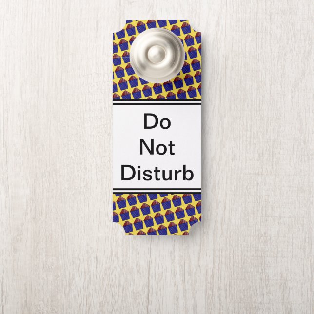 Aviso De Porta Cupcake por Kenneth Yoncich (Na maçaneta)