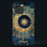 Azul Celestial Dourado Sol Moon Mandala Personaliz<br><div class="desc">Caso Personalizado Blue Celestial Dourado Sun Moon Mandala iPhone 13 Adicione seu nome ou o nome da pessoa que você está dando a esta linda capa de telefone! Este marinho azul-de-design, de cor-de-água de fundo apresenta uma mandala de ouro metálica em forma de um sol de flor com um pequeno...</div>