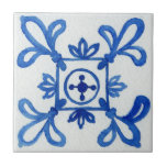 Azul e branco, com padrão de aquarela mediterrânic<br><div class="desc">Adicione um toque de charme mediterrânico à sua casa com nosso Azulejo de cerâmica com Cor de Água Padrão Azul e Branco! Este azulejo espantoso é feito com um aspecto clássico de aquarela e apresenta um padrão azul e branco que foi cuidadosamente pintado à mão, e dolorosamente digitalizado. É a...</div>