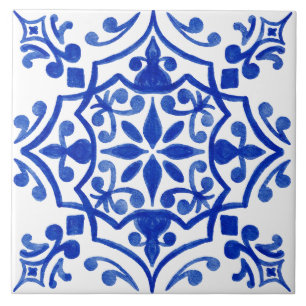 Azul e branco, com padrão de aquarela mediterrânic