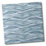 Azul padrão de água<br><div class="desc">Este impressão de água azul abstrato é excelente para uma casa de praia, uma casa de piscina, ou qualquer lugar onde você queira criar uma pequena vibração náutica! Apresenta traços de aquarela em vários tons de azul para um padrão sutil de água. Quer queiras usar este azulejo como uma pequena...</div>