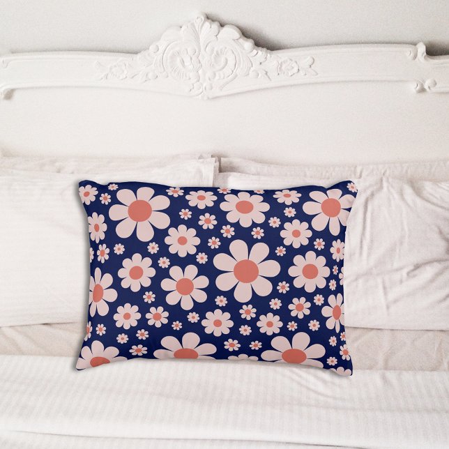 Azul-padrão-margarida retrô (Retro daisy groovy navy blue and orange pattern pillow case)