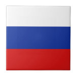 Azulejo cerâmico de bandeira da Rússia<br><div class="desc">Este design consiste na bandeira russa remodelada espertamente para ajustado da superfície do azulejo quadrado. Um item decorativo e útil que daria um presente perfeito para aqueles que gostam de se lembrar da Rússia.</div>