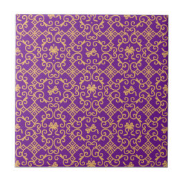 Azulejo com Padrão Dourado e Fundo Roxo