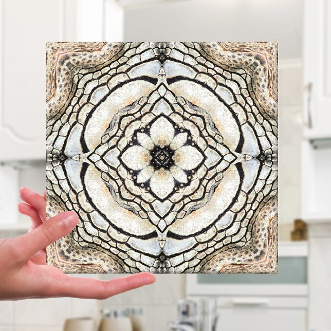 Azulejo de cerâmica geométrica inspirada pela Natu (Abstract Roman inspired Italian geometric tile in ivory and earth tones - Mediterranean)