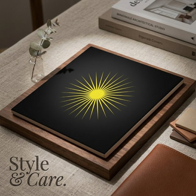 Azulejo de Cerâmica Preto com Desenho de Estrela A (Black Ceramic Tile with Striking Yellow Star Design)