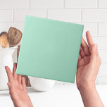 Azulejo de cor comum verde em água tropical<br><div class="desc">Este simples, minimalista e moderno é um design de azulejo de cor simples e sólida que irá com qualquer esquema. Você poderia usá-lo como um azulejo de parede como um realce ou uma parede inteira para um backsplash na sua cozinha, banheiro ou sala de lama ou para substituir azulejos de...</div>