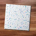 Azulejo de padrão moderno azul Terrazzo Cerâmico<br><div class="desc">Este azulejo cerâmico apresenta um padrão terrazzo falso com pequenos speck em tons azuis sobre fundo branco. Personalize-o com as suas próprias cores clicando em Editar design.</div>