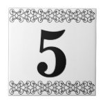 Azulejo do número vitoriano<br><div class="desc">Azulejo de números vitoriano - Preto em branco com borda de uma impressora.  Coordenadas com portas de ferro roladas.</div>
