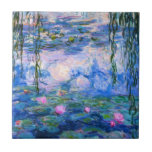 Azulejo dos lírios de água de Monet<br><div class="desc">Azulejo dos lírios de água de Monet. Pintura a óleo em canvas desde 1916. Monet pintou sua lagoa famosa do lírio de água obsessiva durante os anos finais de sua carreira, seleccionando a inspiração da luz do sol e seu efeito de deslocamento na água e as flores e a folha...</div>