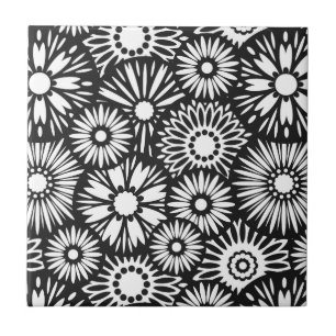 Azulejo floral preto e branco