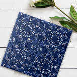 Azulejo ornamentado Clássico Azul e Branco Mediter<br><div class="desc">Azulejo decorativo de ornamentado elegante no estilo mediterrânico,  com um padrão sem soldadura feito de ornamentos azuis e brancos.</div>