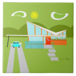 Azulejo retro da casa do Palm Springs<br><div class="desc">Esta casa retro do Palm Springs com azulejo do carro é o sonho de um amante moderno do meio século. As características de design minimalistas da arte uma casa alaranjada e de vidro lustrosa com um telhado dramàtica de inclinação da forma do sinal. A porta vermelha desloca o plantador de...</div>