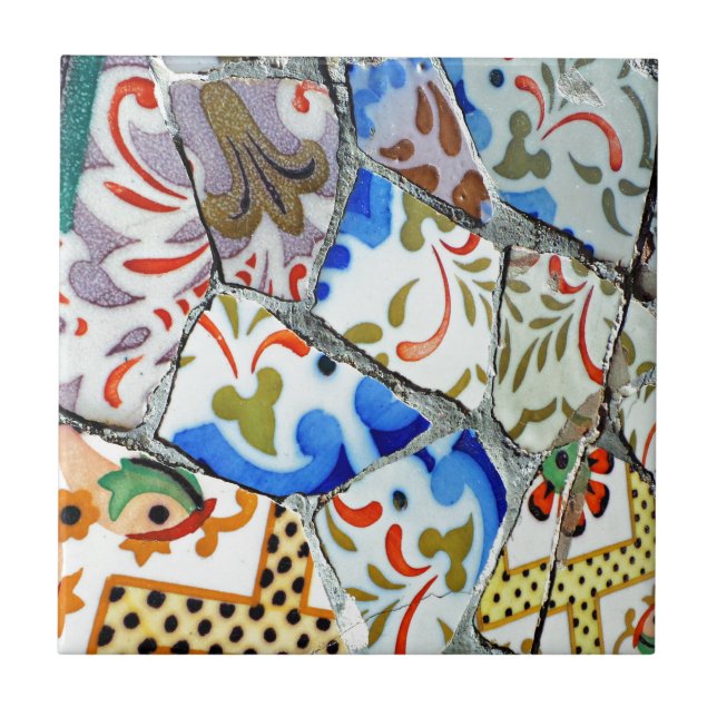 Azulejos de mosaico de Guell do parque de Gaudi (Frente)