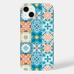 azulejos ornamentados em azul e laranja