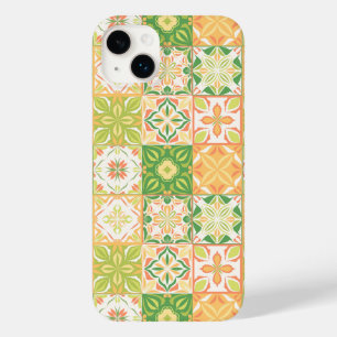 azulejos ornamentados em verde e amarelo