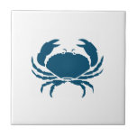 Backsplash da Cozinha do Caranguejo Azul Náutico<br><div class="desc">Desligue a decoração náutica da sua cozinha com estes azulejos de cerâmica Náuticos de Cozinha de Caranguejo Azul.  Este simples design moderno tem um fundo branco personalizável e um caranguejo azul marinho escuro.  Altere a sua escolha de cor clicando em personalizar a opção modelo.</div>