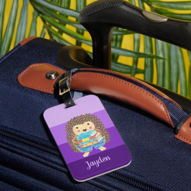 Bagagem Etiqueta de Nerd de Livro Hedgehog Roxo (Frente Insitu 1)
