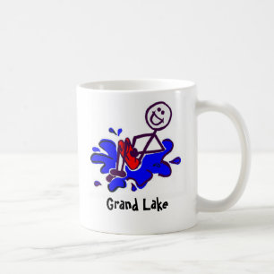 Bala de canhão na caneca de café grande do lago