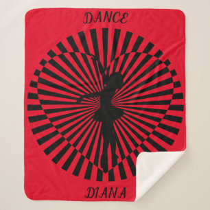 Ballerina em um cobertor abstrato preto e branco.